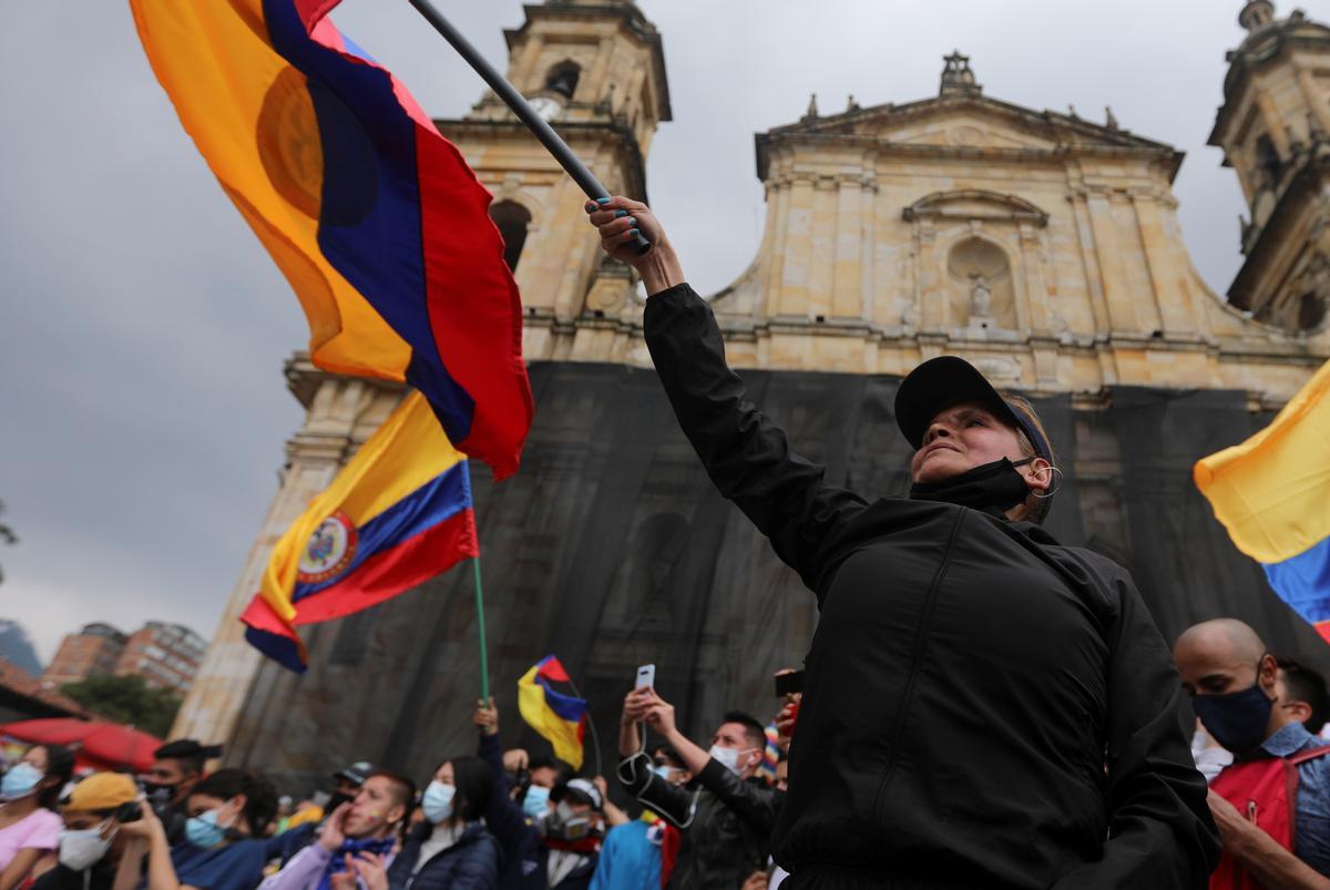 Duque despliega la fuerza pública colombiana para abrir vías bloqueadas