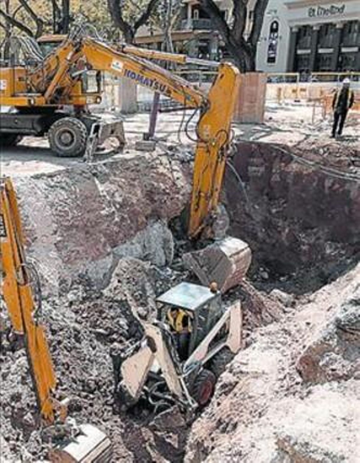Obras en el Paral·lel,en el tramo entre Urgelly Comte Borrell. Obras en el Paral·lel,en el tramo entre Urgelly Comte Borrell.