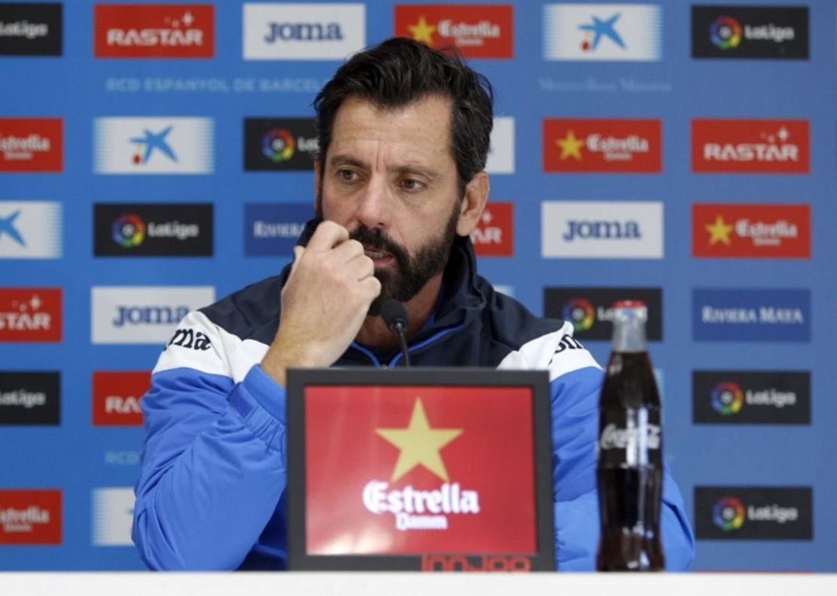 Quique Sánchez Flores, en una rueda de prensa en Sant Adrià. Quique Sánchez Flores, en una rueda de prensa en Sant Adrià.