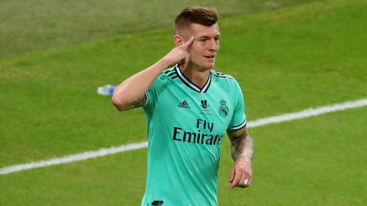 Toni Kroos celebra el primer gol ante el Valencia durante la primera semifinal de la Supercopa de España Toni Kroos celebra el primer gol ante el Valencia durante la primera semifinal de la Supercopa de España