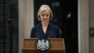 Liz Truss cede a la presión y dimite como primera ministra británica