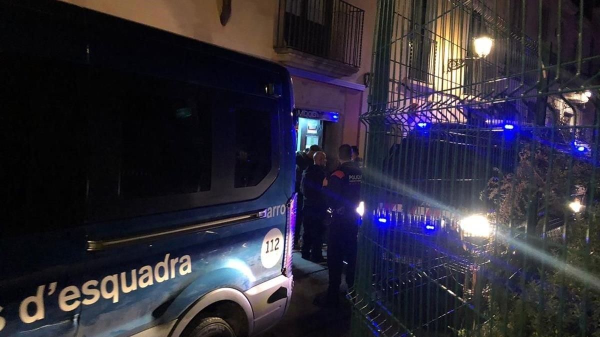 Redada de Mossos en el Raval Redada de Mossos en el Raval