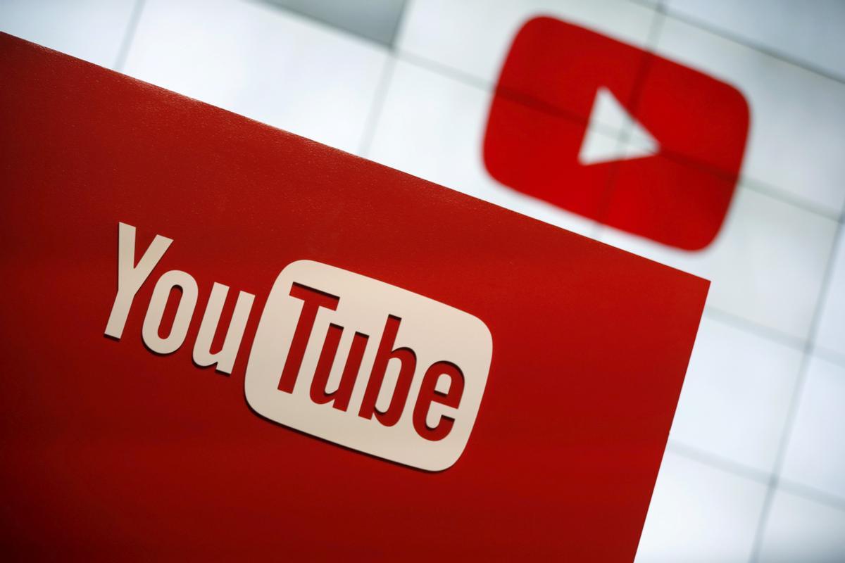 El logo de la compañía Youtube en Los Ángeles.