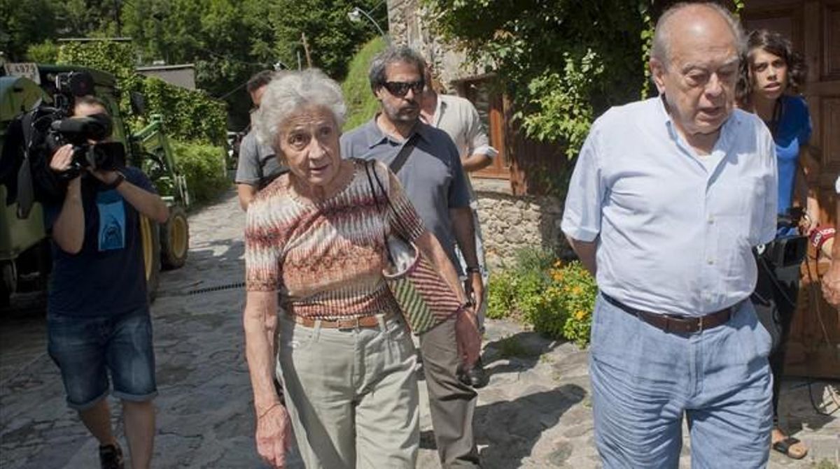Vacaciones del 2014: Jordi Pujol y Marta Ferrusola, en Queralbs, el 8 de agosto del año pasado. Vacaciones del 2014: Jordi Pujol y Marta Ferrusola, en Queralbs, el 8 de agosto del año pasado.