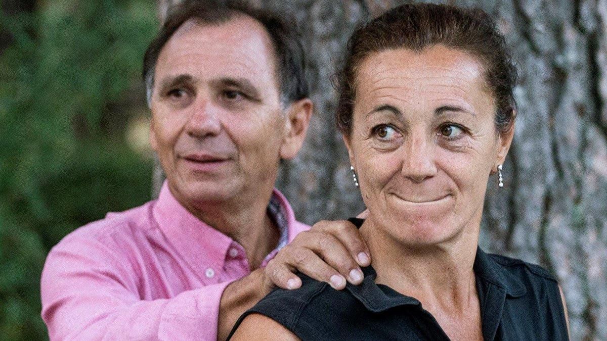 Lola Fernández Ochoa y Adrián Federighi, hermana y cuñado de la desaparecida, atienden a los medios en Cercedilla (Madrid), donde continúa la búsqueda de Blanca. Lola Fernández Ochoa y Adrián Federighi, hermana y cuñado de la desaparecida, atienden a los medios en Cercedilla (Madrid), donde continúa la búsqueda de Blanca.