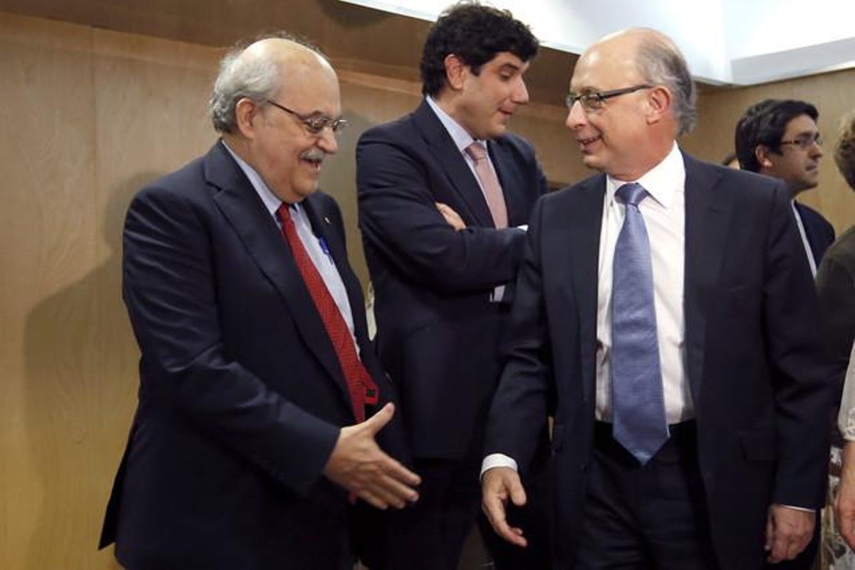 El ’conseller’ Mas-Colell y el ministro Montoro, en una reunión del Consejo de Política Fiscal y Financiera en Madrid, el pasado julio. El ’conseller’ Mas-Colell y el ministro Montoro, en una reunión del Consejo de Política Fiscal y Financiera en Madrid, el pasado julio.