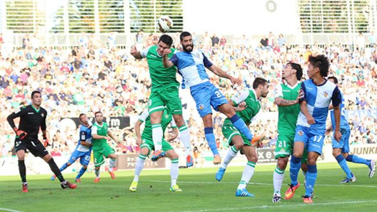 El CE Sabadell pierde su primer partido de Liga ante en Betis El CE Sabadell pierde su primer partido de Liga ante en Betis