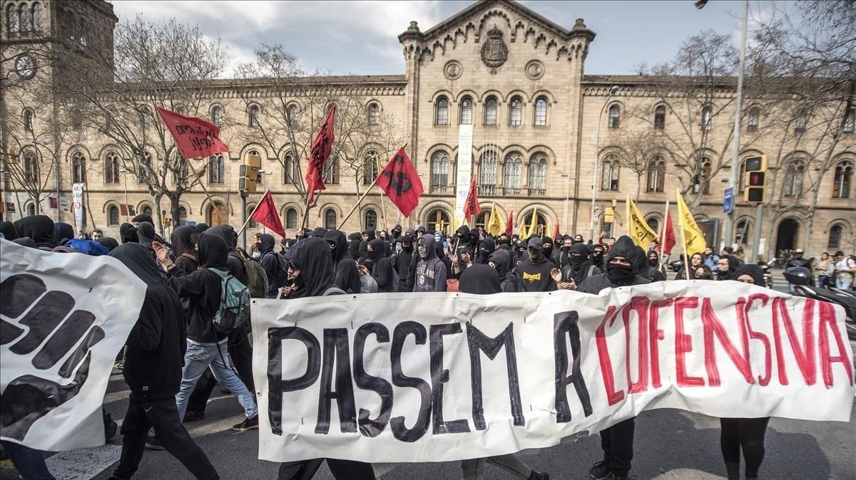 Convocada vaga indefinida a les universitats catalanes des del 29-O Convocada vaga indefinida a les universitats catalanes des del 29-O