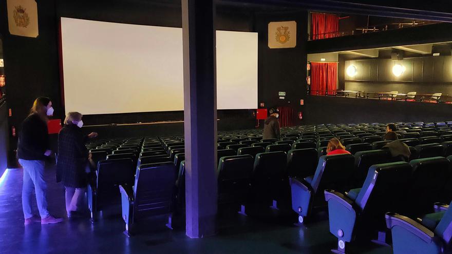 Cines a mig gas a Espanya el segon estiu pandèmic - Vimarsana News