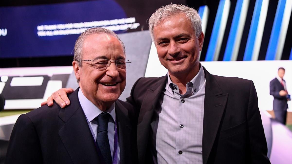 Florentino y Mourinho, en el congreso de la FIFA en París.