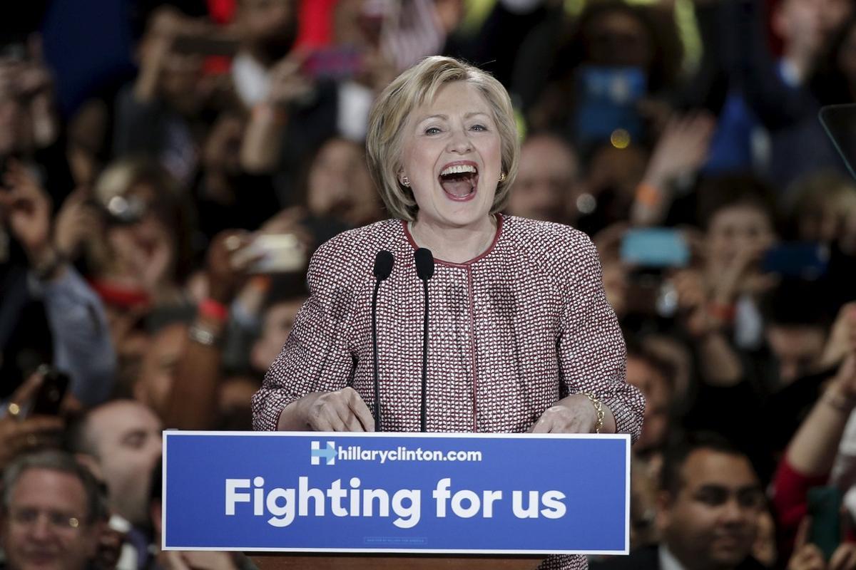  Hillary Clinton celebra su victoria en las primarias de Nueva York.