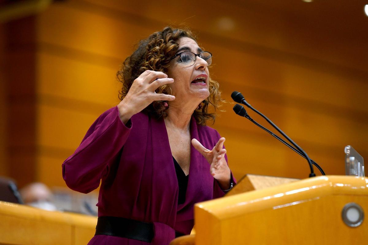  María Jesús Montero durante el pleno Presupuestos 2023 en el Senado.