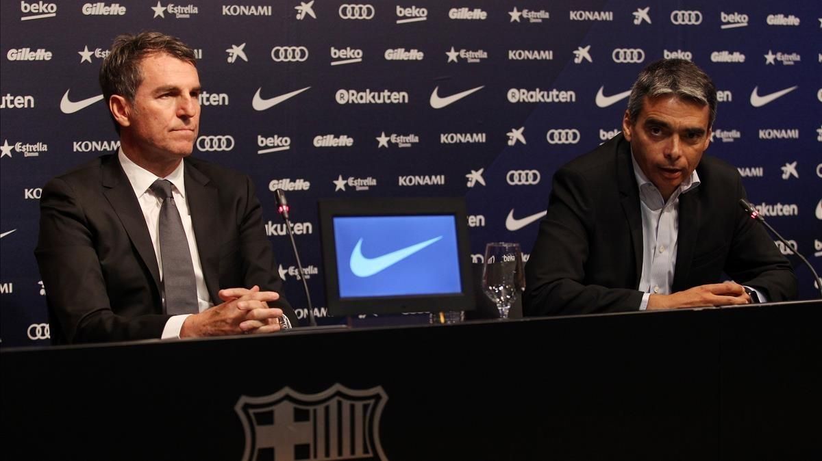 Robert Fernández y Albert Soler en la rueda de prensa tras el cierre del mercado en el Camp Nou. Robert Fernández y Albert Soler en la rueda de prensa tras el cierre del mercado en el Camp Nou.