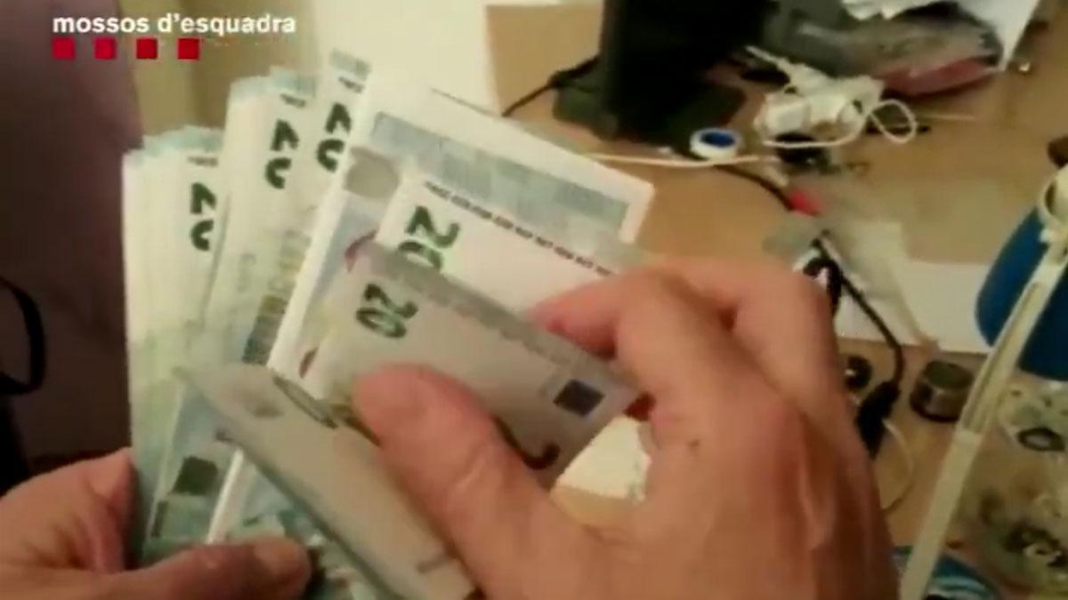 Desmantellades tres fàbriques d'euros falsos a Badalona | Vídeo