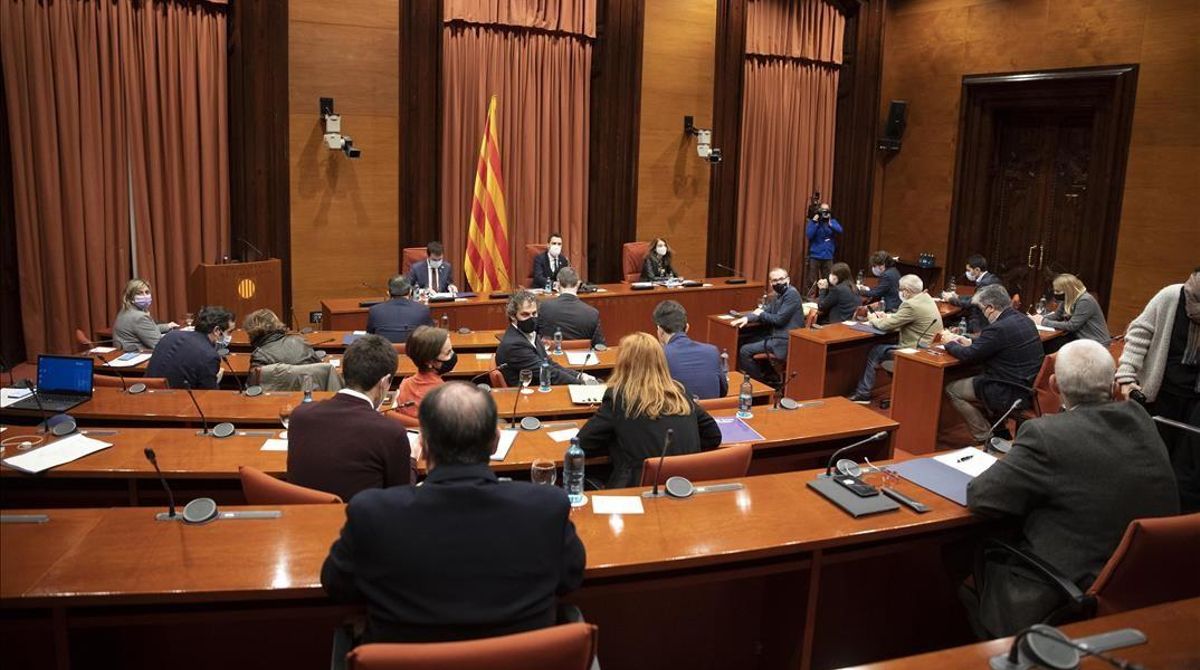 Reunión de la mesa de partidos en el Parlament, el 15 de enero del 2021, para tratar el aplazamiento de las elecciones. Reunión de la mesa de partidos en el Parlament, el 15 de enero del 2021, para tratar el aplazamiento de las elecciones.