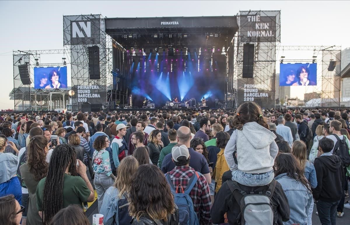 Asistentes a la primera jornada del Primavera Sound del 2019, este miércoles. Asistentes a la primera jornada del Primavera Sound del 2019, este miércoles.