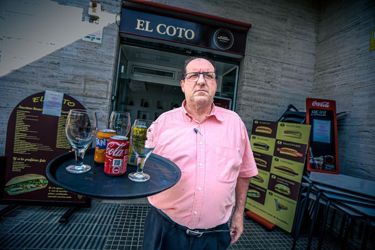 Fernando Coto, propietario de su nuevo restaurante El Coto en Sant Feliu de Llobregat.