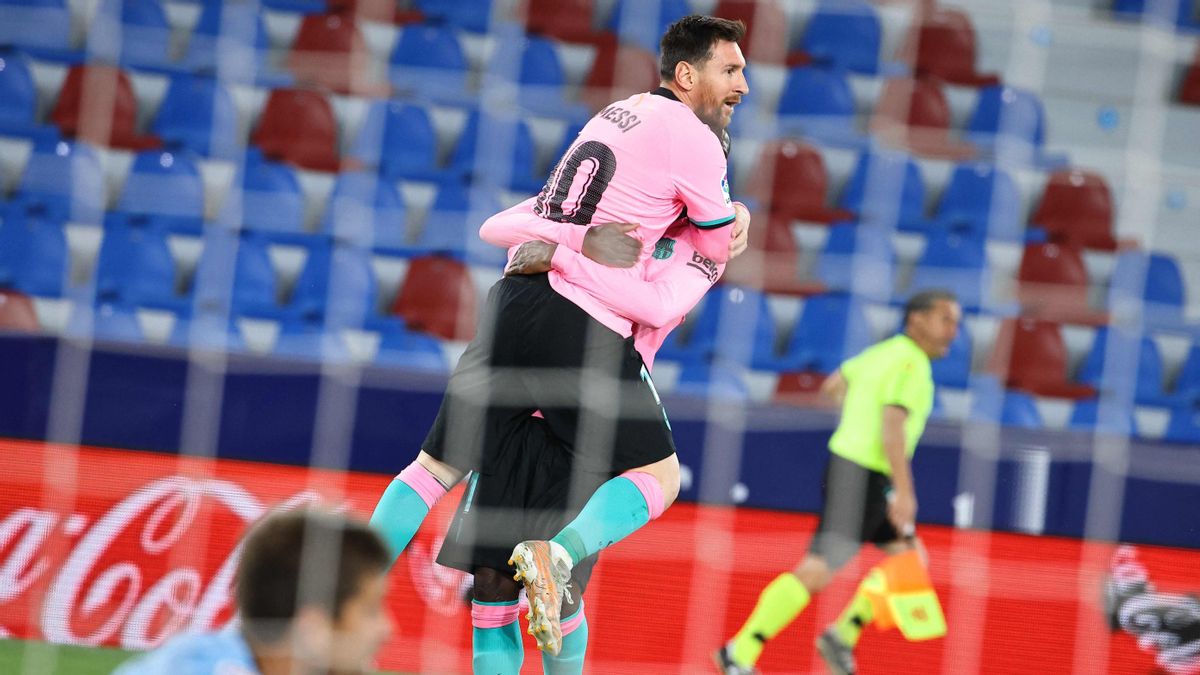 Messi festeja su gol ante el Levante. Messi festeja su gol ante el Levante.