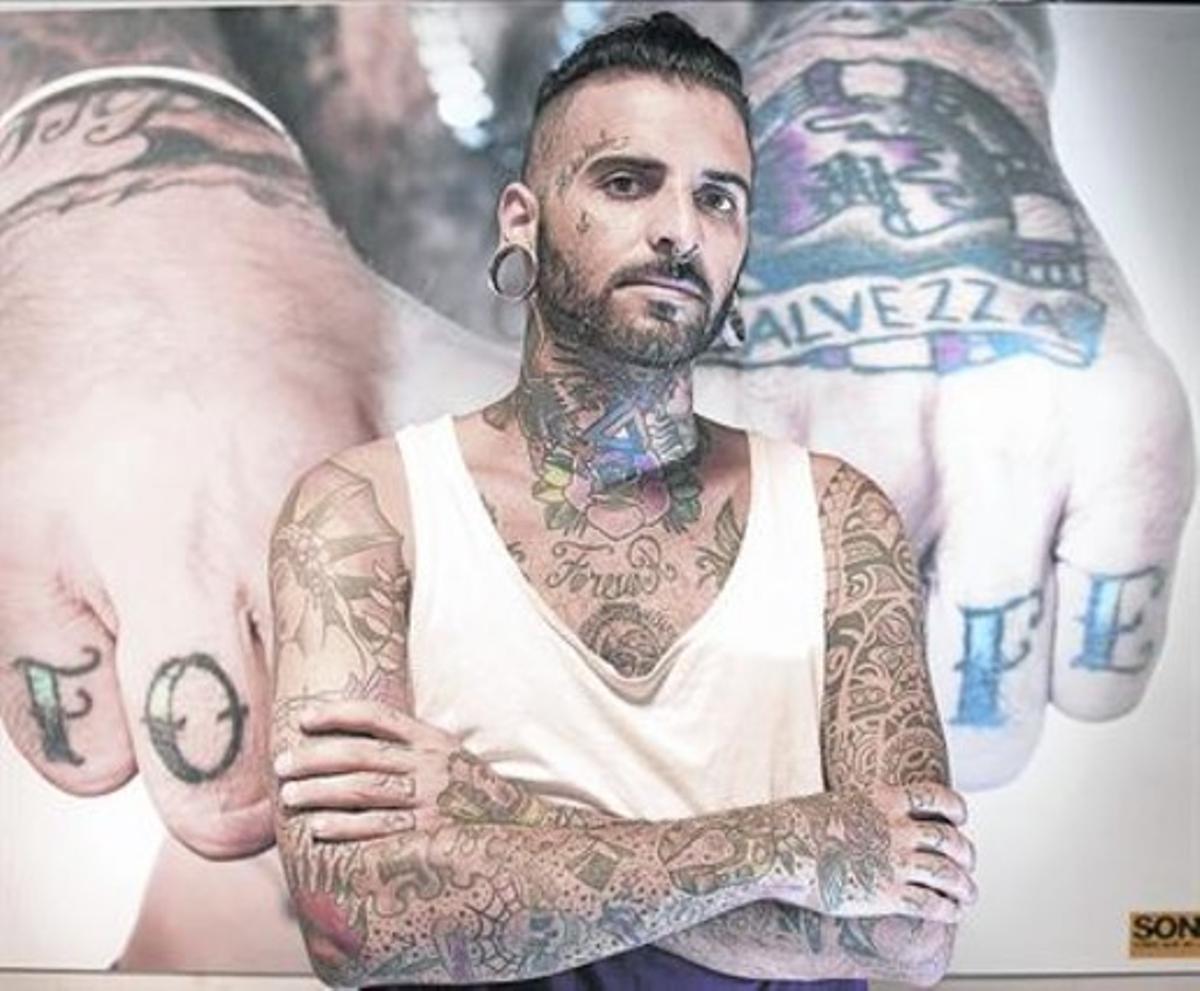 Borja Navarro: «Yo me veo poco tatuado. Me veo hueco»