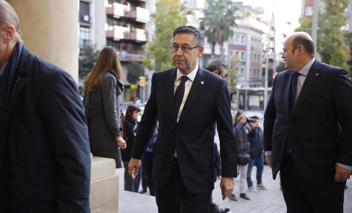 Josep Maria Bartomeu y Òscar Grau, en el sepelio de Josep Lluís Núñez. Josep Maria Bartomeu y Òscar Grau, en el sepelio de Josep Lluís Núñez.