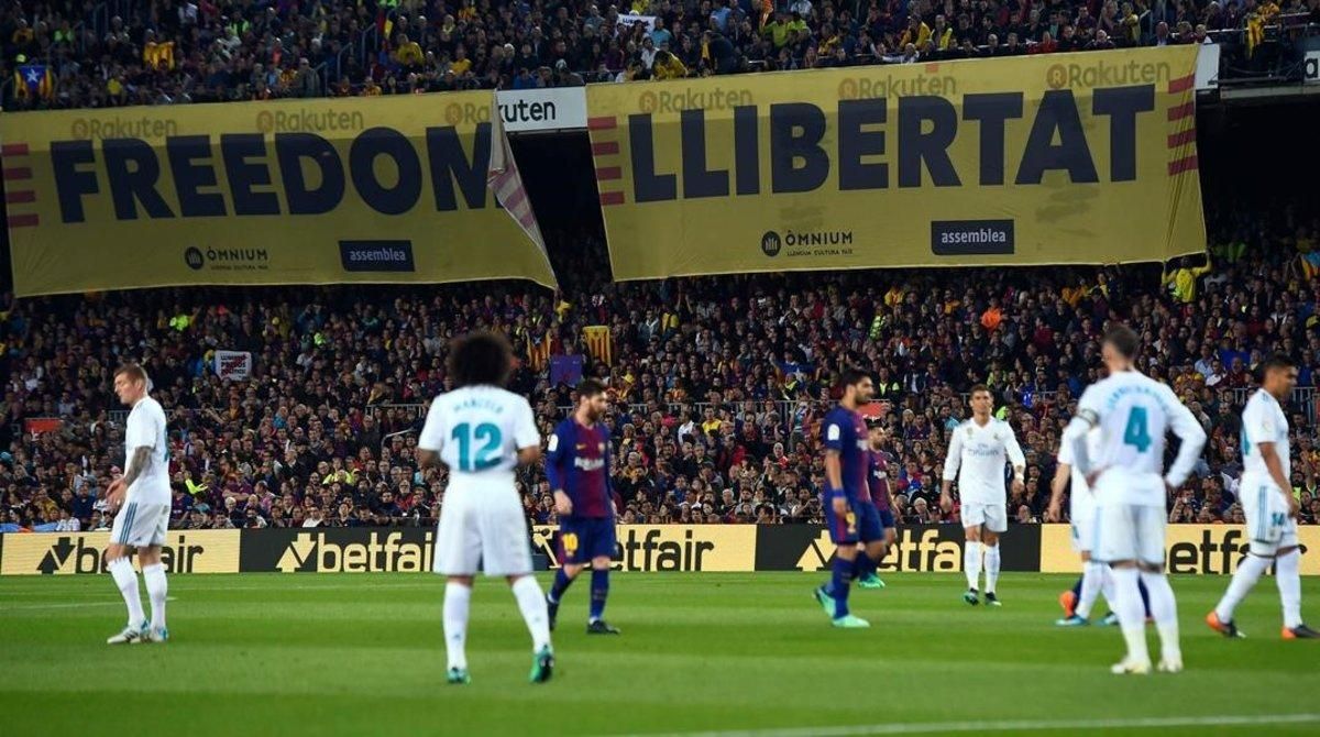 Pancartas en el Barça-Real Madrid que se jugó el 6 de mayo del 2018. Pancartas en el Barça-Real Madrid que se jugó el 6 de mayo del 2018.