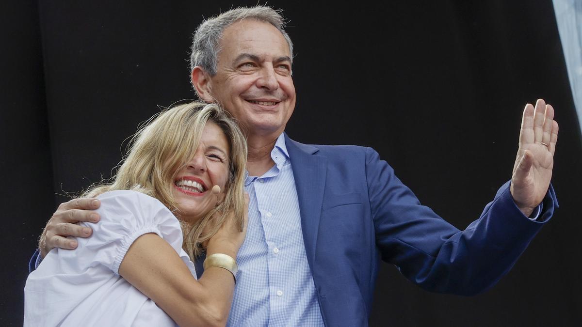 Zapatero trata de convencer a Díaz e Iglesias de que vayan juntos a las elecciones