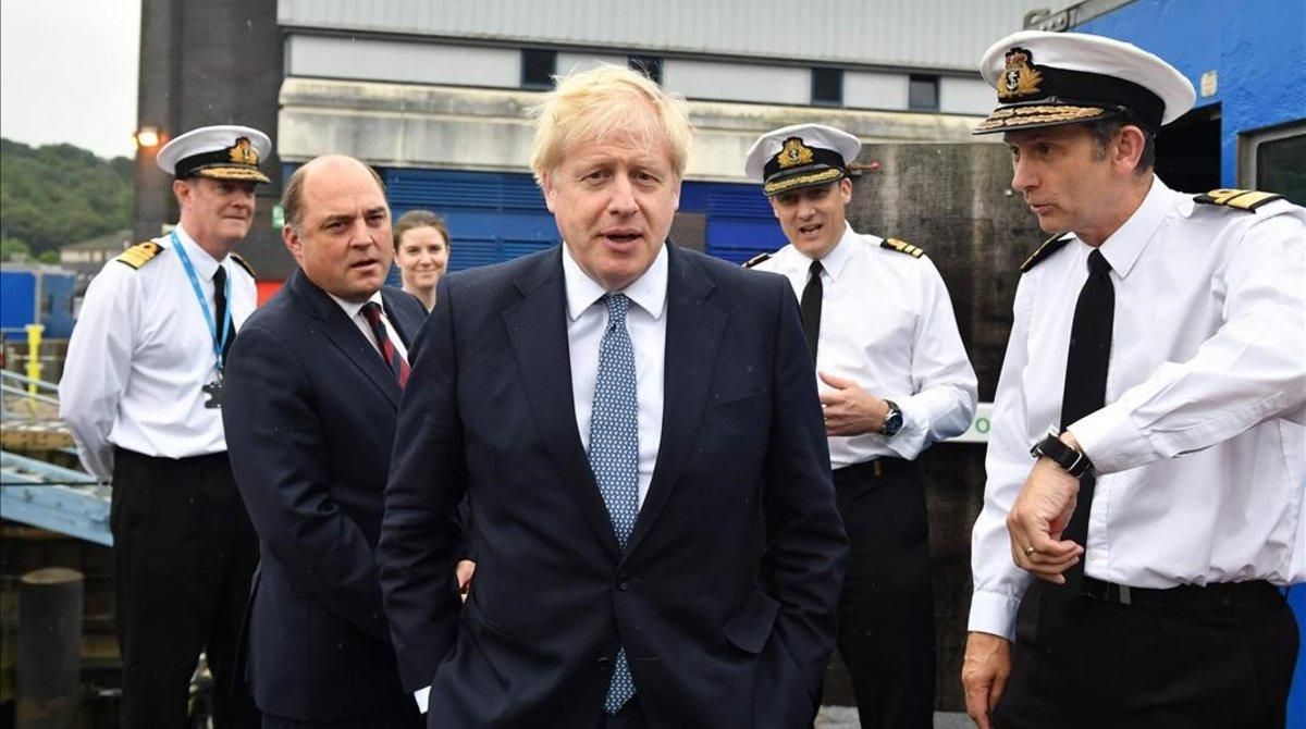 El primer ministro británico, Boris Johnson, durante una visita a un submarino militar. El primer ministro británico, Boris Johnson, durante una visita a un submarino militar.