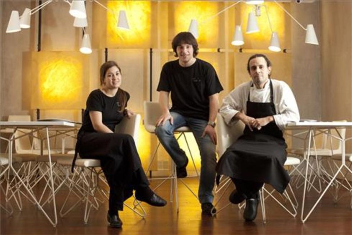 Pamela Tárrega, Jordi Cruz (en el centro) y Fernando Silva, en Ten’s. Foto: Ferran Nadeu Pamela Tárrega, Jordi Cruz (en el centro) y Fernando Silva, en Ten’s. Foto: Ferran Nadeu