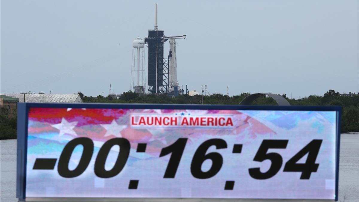 Cancelado el lanzamiento de la nave SpaceX Falcon 9 por causas meteorológicas. Cancelado el lanzamiento de la nave SpaceX Falcon 9 por causas meteorológicas.