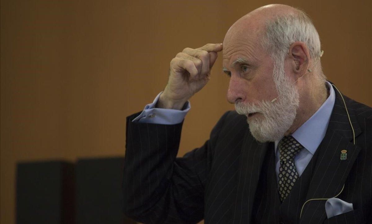 Vinton Cerf. Vinton Cerf.