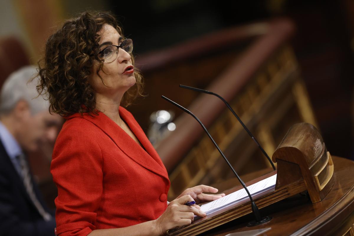La ministra de Hacienda, María Jesús Montero, durante su intervención en el Congreso de los Diputados.