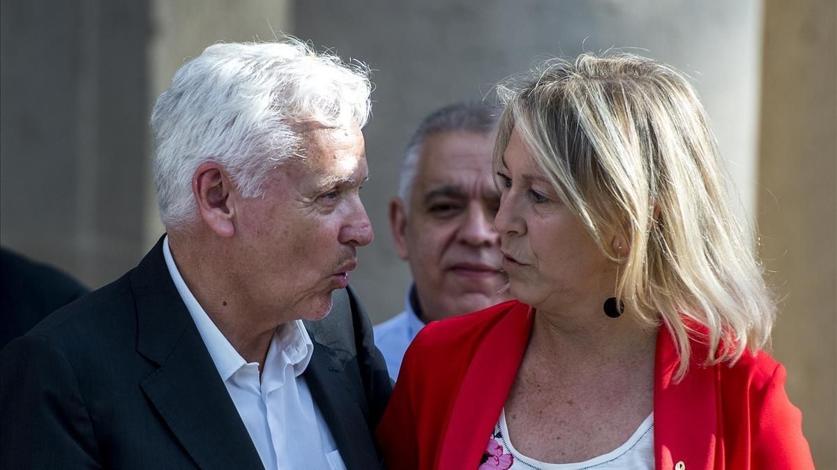 Ferran Mascarell, junto a Neus Munté, en la presentación del programa de esta última como candidata. Ferran Mascarell, junto a Neus Munté, en la presentación del programa de esta última como candidata.