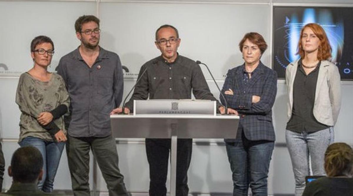 Joan Coscubiela y otros diputados de Catalunya Sí que es Pot, en el Parlament.