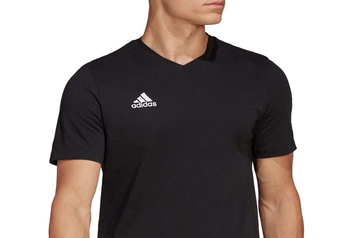 Adidas tiene la camiseta perfecta para el gym por menos 10