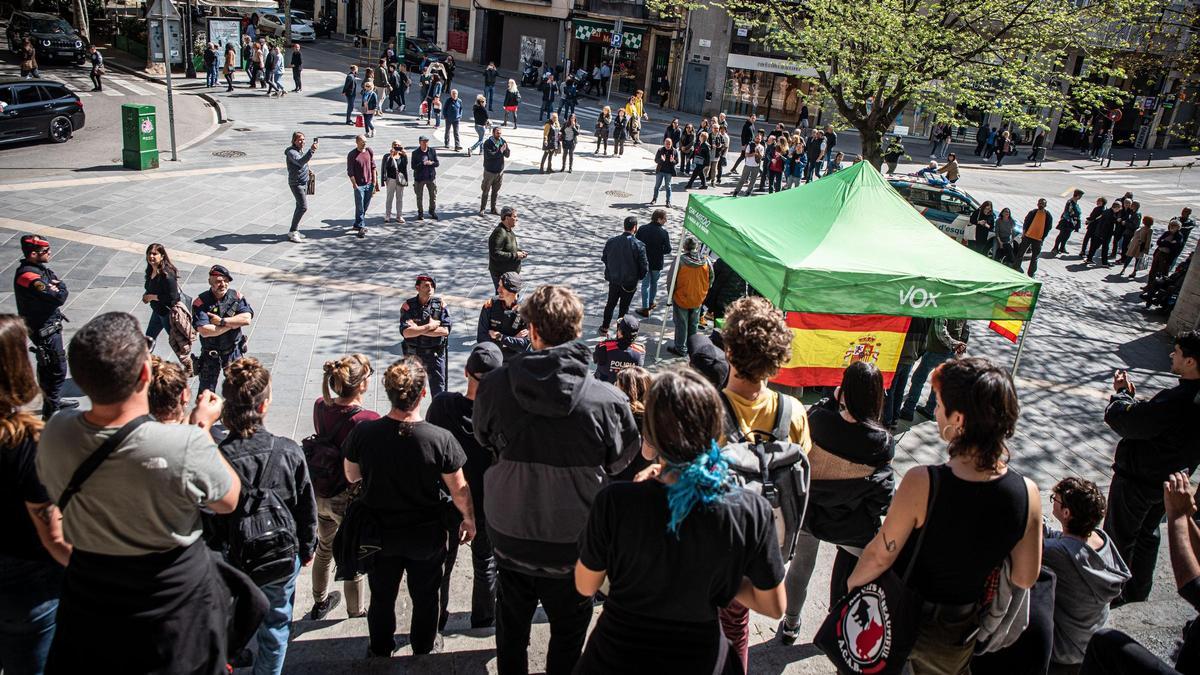 Tensión en protesta contra actos de Vox en Manresa y Vilafranca del Penedès