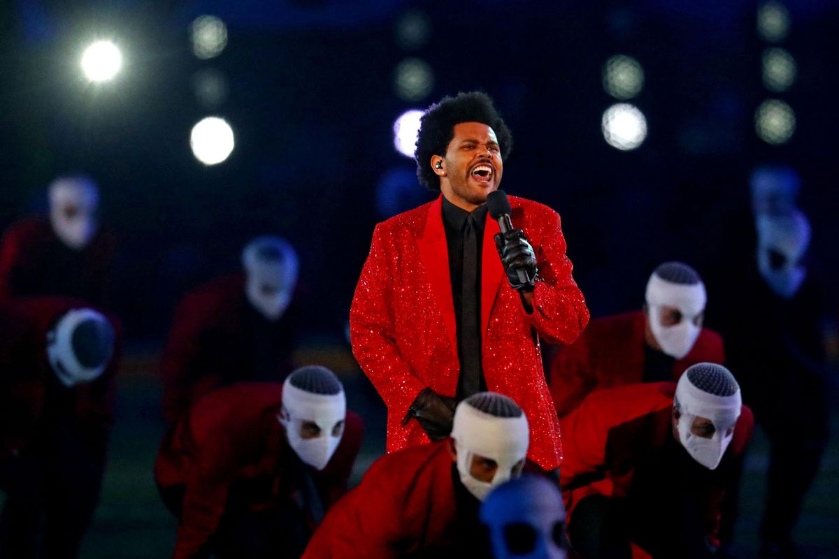The Weeknd, en el espectáculo de la Super Bowl. The Weeknd, en el espectáculo de la Super Bowl.