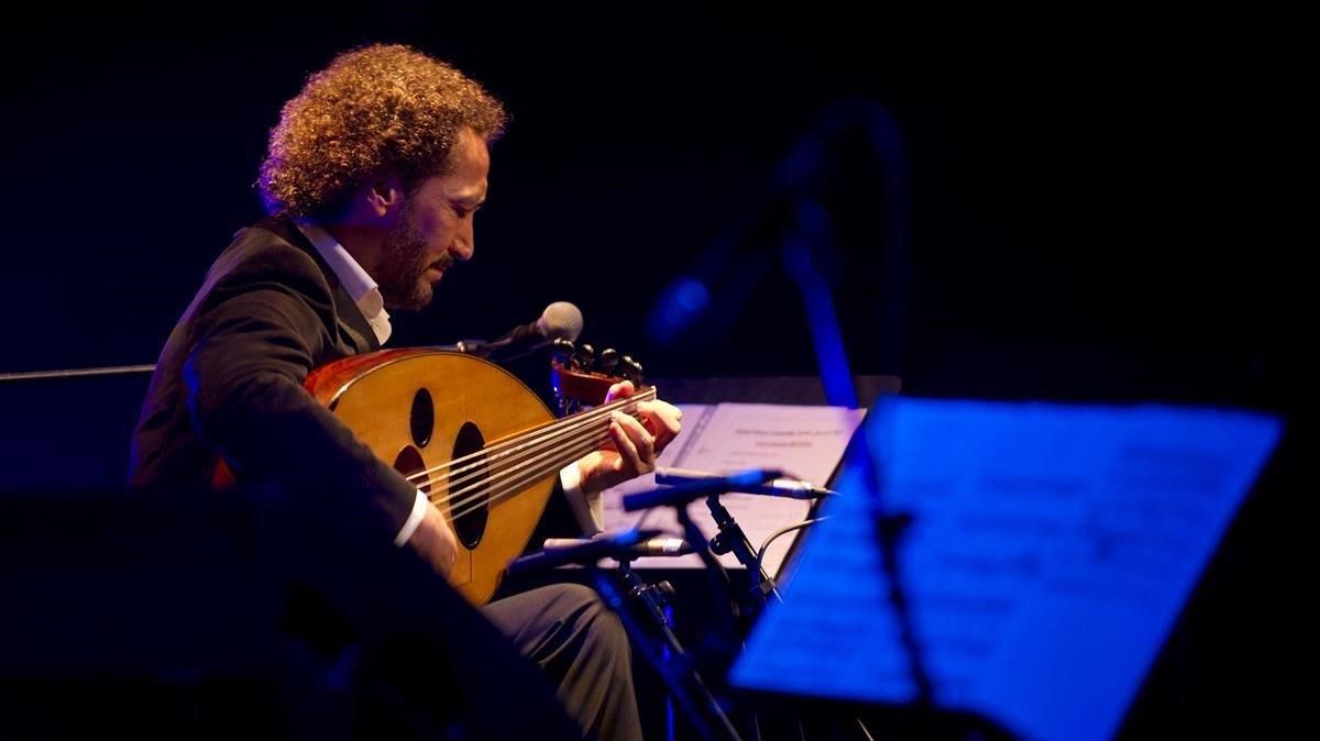 Naseer Shamma, durante el concierto de este domingo en el Liceu. Naseer Shamma, durante el concierto de este domingo en el Liceu.
