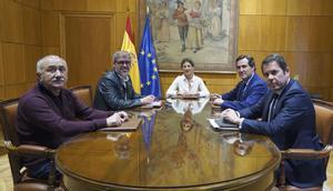 Patronal y sindicatos se citan con la ministra de Trabajo.