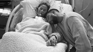 Chrissy Teigen y John Legend han perdido al tercer hijo que esperaban debido a un aborto espontáneo.