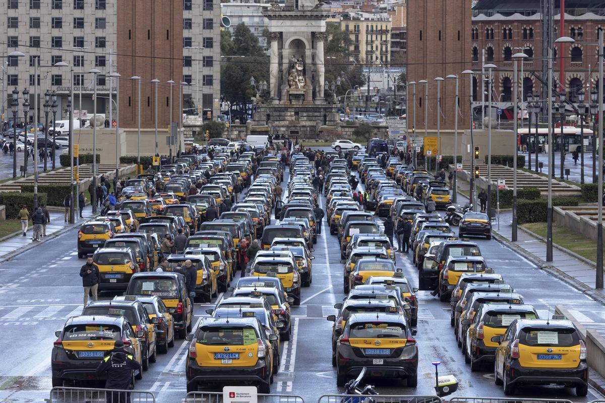 El pòdcast d’EL PERIÓDICO | ¿Per què aquest dimecres es manifesten els taxis a Barcelona?