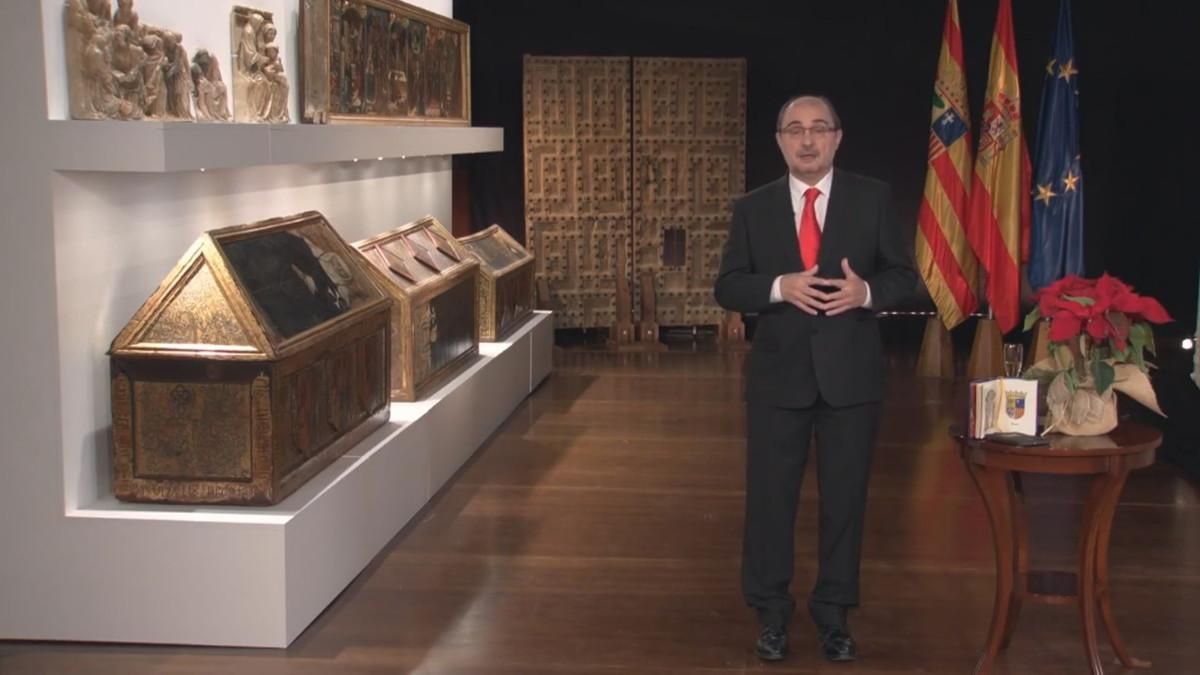 El gobierno de Aragón ha enviado un libro para rebajar la tensión con sus vecinos de Lleida, con resultados adversos. El gobierno de Aragón ha enviado un libro para rebajar la tensión con sus vecinos de Lleida, con resultados adversos.