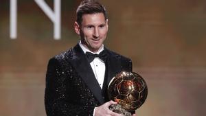 Leo Messi, con el Balón de Oro del 2021.