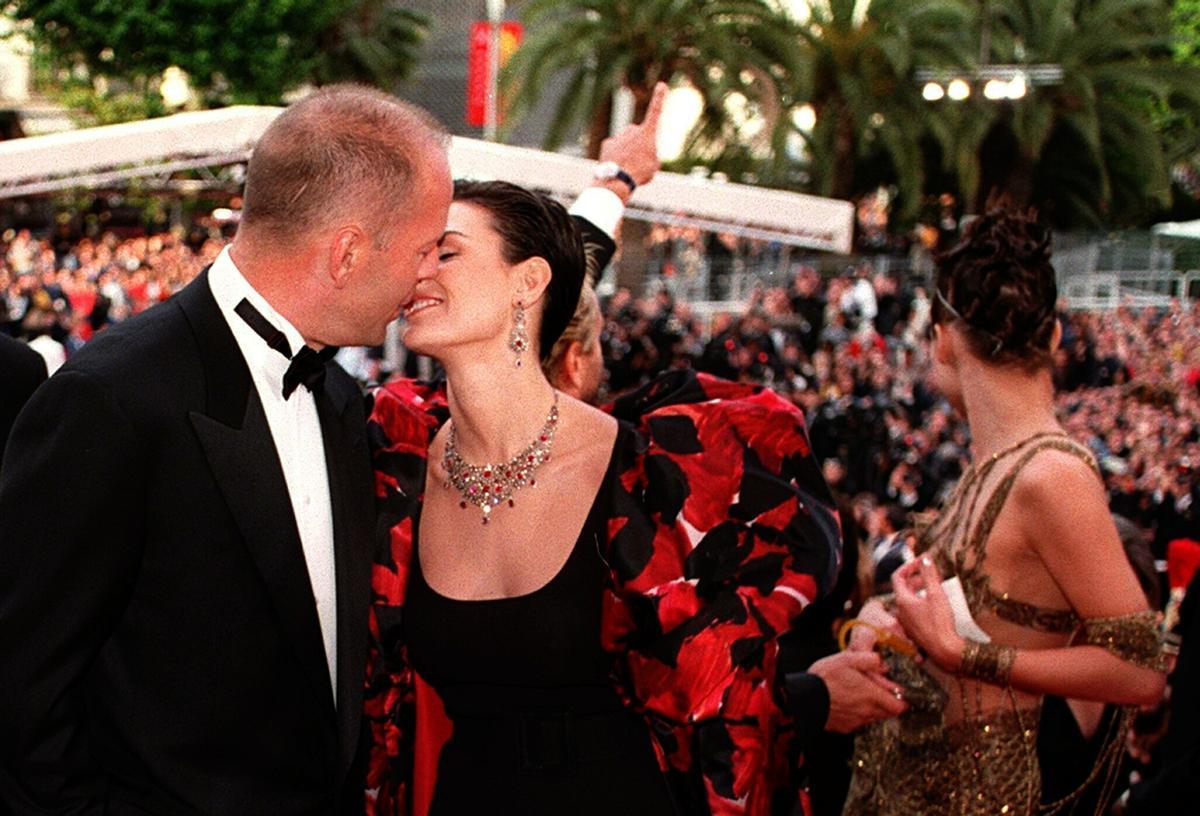 Bruce Willis y Demi Moore, en Cannes, en 1997, cuando eran pareja. Bruce Willis y Demi Moore, en Cannes, en 1997, cuando eran pareja.