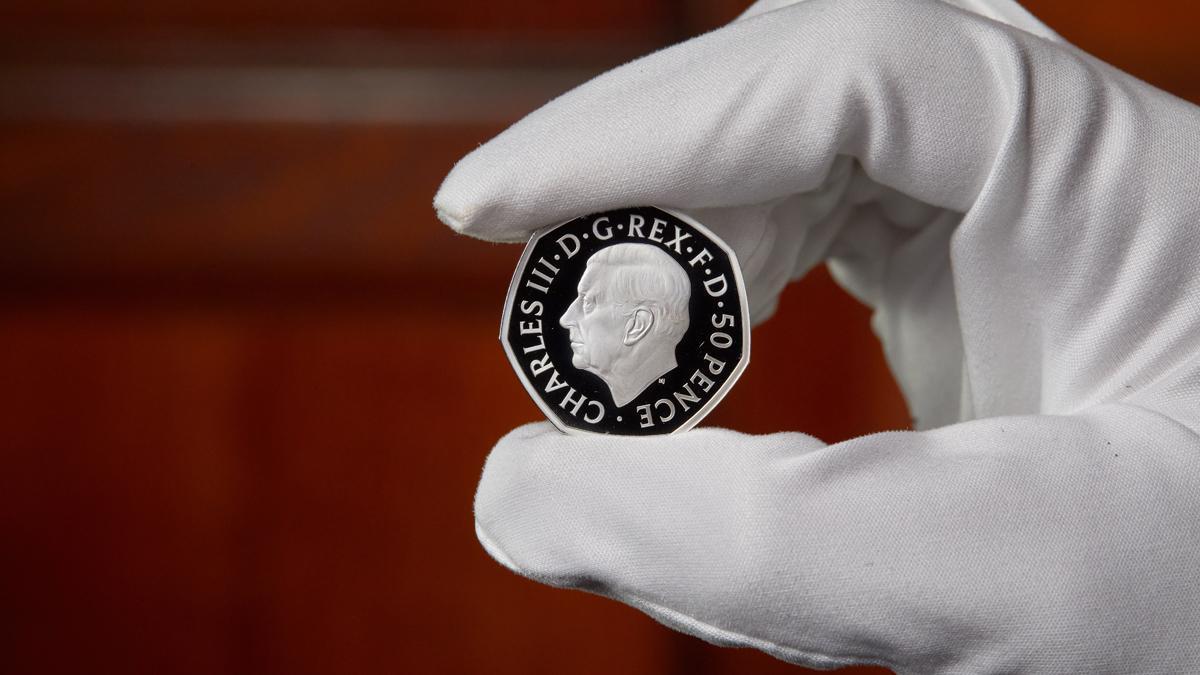 English |  Coins with the face of Carlos III will start circulating in December