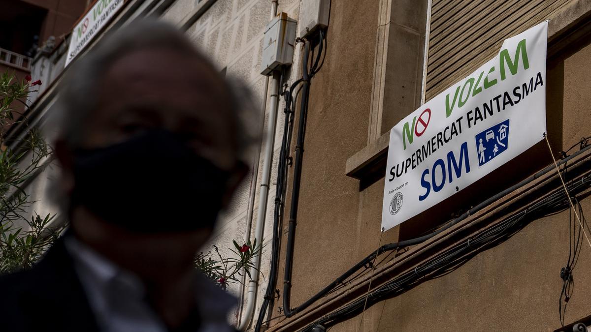 Queja de los vecinos de Les Corts Queja de los vecinos de Les Corts