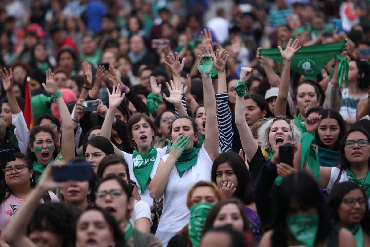Miles de mexicanas tomaron el centro de Ciudad de México, portando el ya tradicional pañuelo verde.