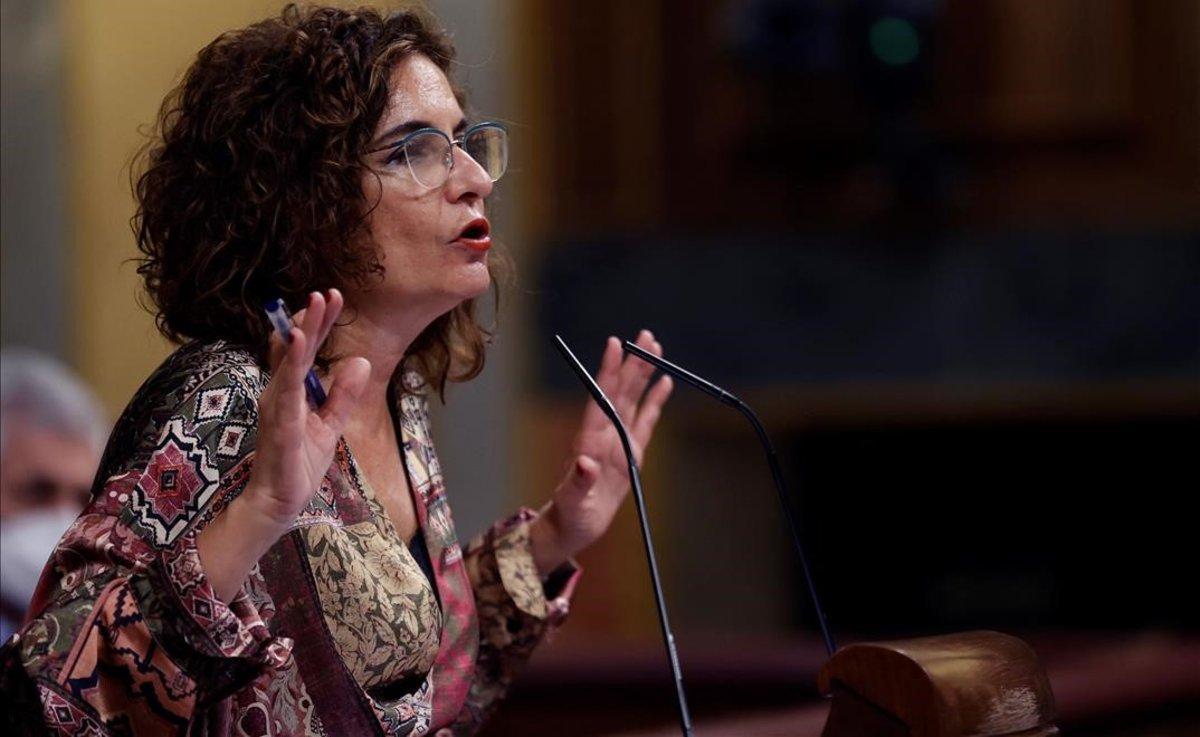 La ministra de Hacienda, María Jesús Montero, en el debate sobre la totalidad del proyecto de Presupuestos del Estado para el 2021.