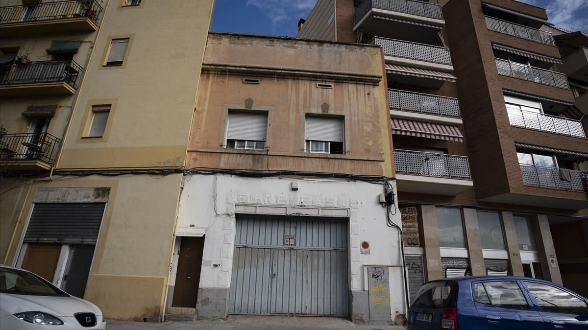 La plantación escondida en la nave del 124 entrañaba riesgo de explosión para los vecinos. La plantación escondida en la nave del 124 entrañaba riesgo de explosión para los vecinos.
