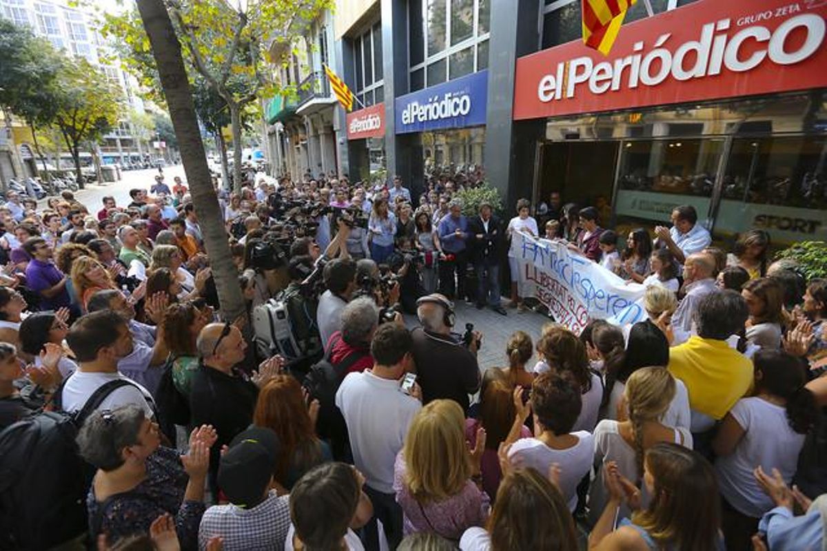 Concentración delante de la redacción de EL PERIÓDICO en apoyo a Marc Marginedas Concentración delante de la redacción de EL PERIÓDICO en apoyo a Marc Marginedas
