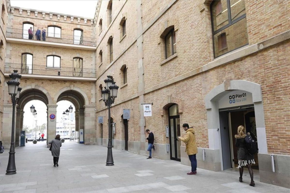 Exterior del Pier 01, en el Palau de Mar de Barcelona. Exterior del Pier 01, en el Palau de Mar de Barcelona.